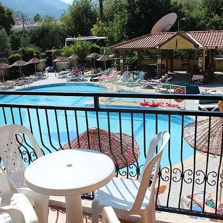Leons Sun Village Otel 4*