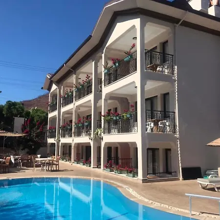 Leons Sun Village Otel