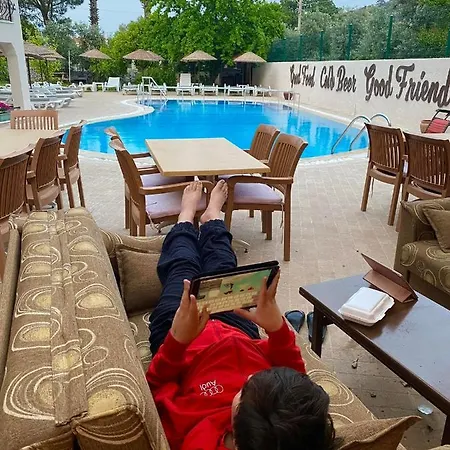Leons Sun Village Otel