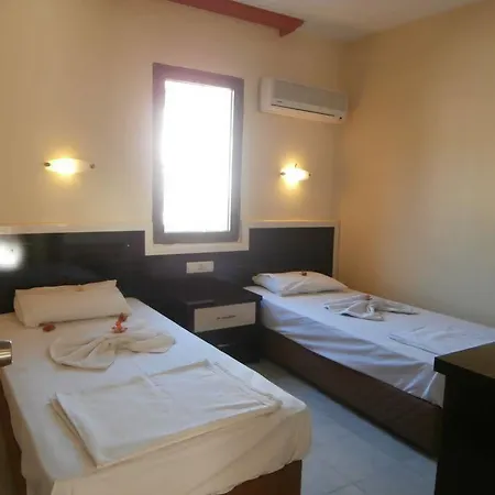 Leons Sun Village Otel 4*