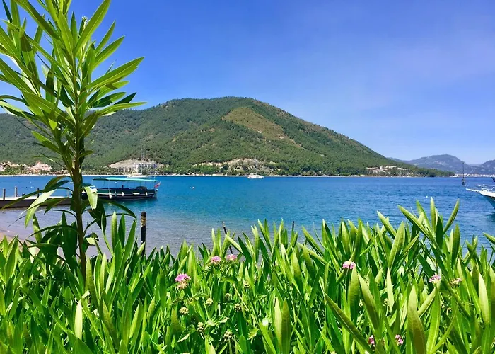 Hotel Leons Sun Village 4*