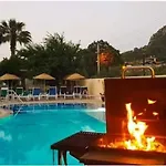 Leons Sun Village فندق مرمريس