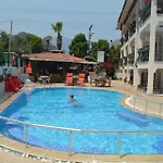 Leons Sun Village فندق