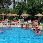 Leons Sun Village مرمريس