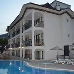 Leons Sun Village فندق 4*
