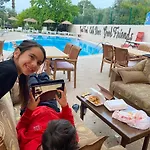 Leons Sun Village
