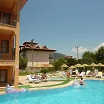 فندق Leons Sun Village 4*