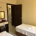 Leons Sun Village فندق