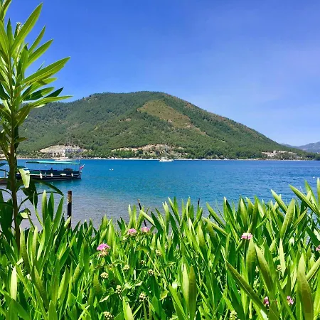 Hotel Leons Sun Village 4*