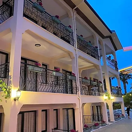 Szálloda Leons Sun Village 4*