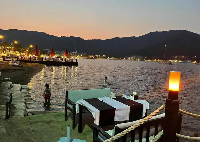 Hotel Leons Sun Village