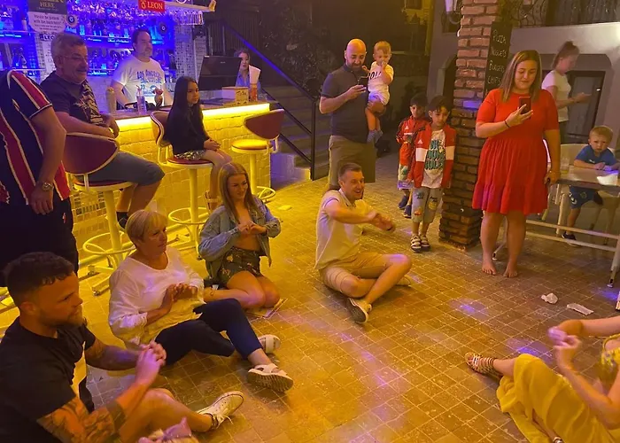 Leons Sun Village Szálloda