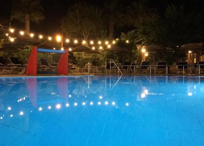 Leons Sun Village Szálloda