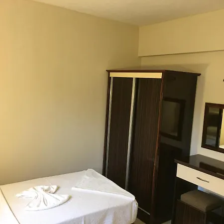 Leons Sun Village 4* 马尔马里斯